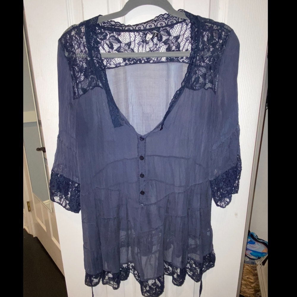 Nina Kendosa Paris Top